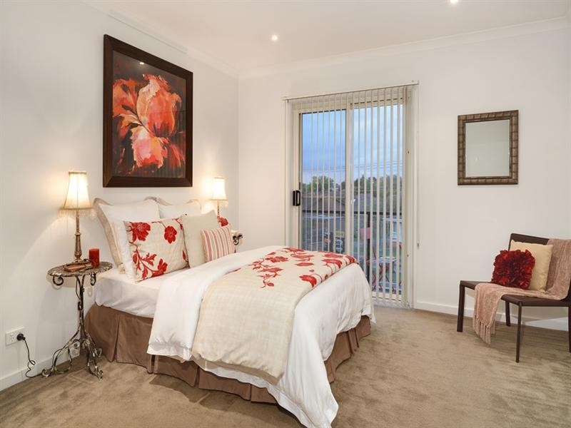 1/53A Coorigil Road, Carnegie VIC 3163