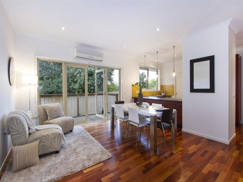 2/1 Dorothea Mackellar Avenue, Oakleigh East VIC 3166