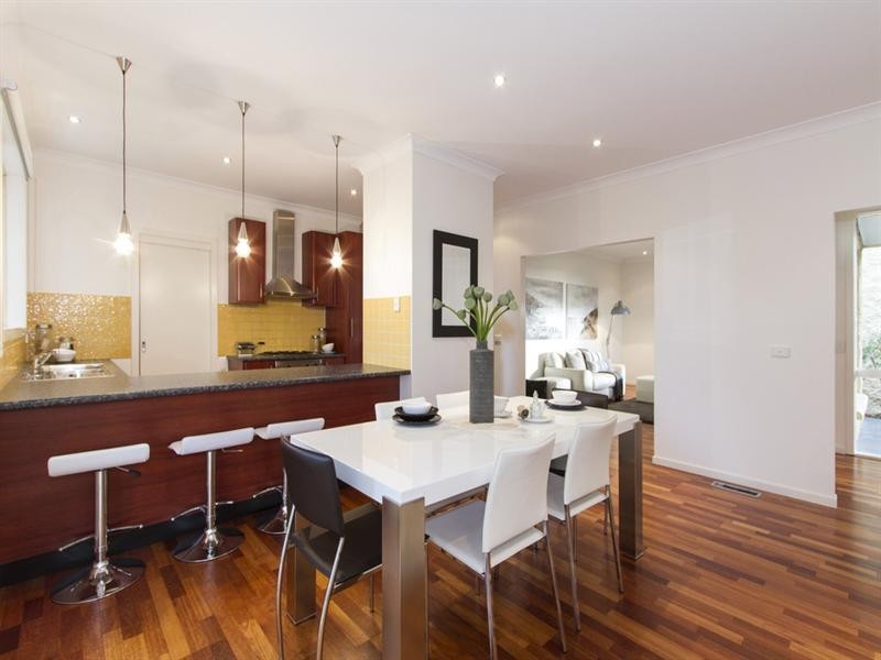 2/1 Dorothea Mackellar Avenue, Oakleigh East VIC 3166