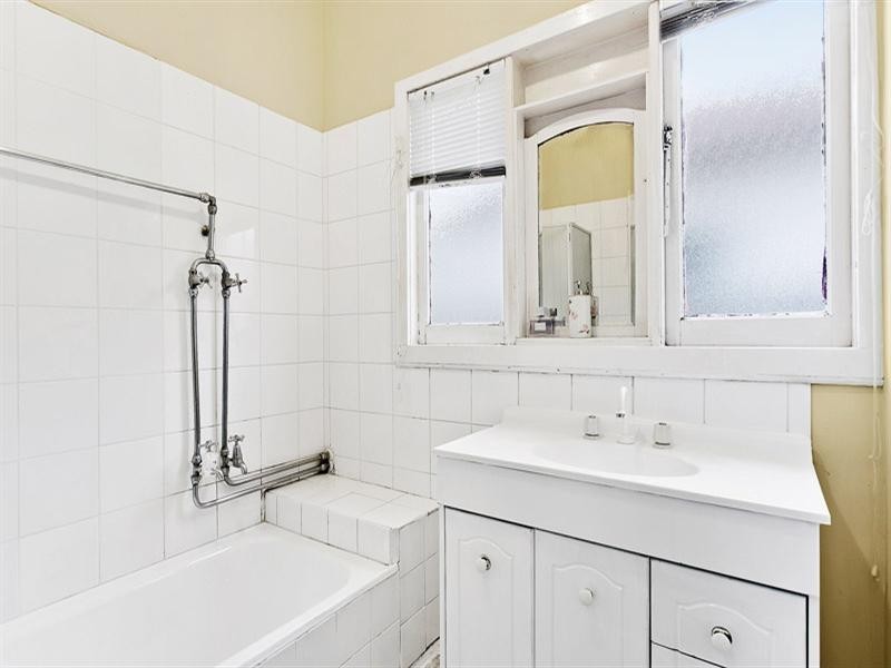 1055 North Road, Hughesdale VIC 3166