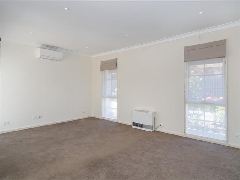 2/62 Woornack Road, Carnegie VIC 3163