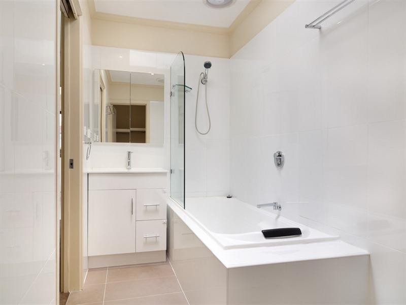 2/62 Woornack Road, Carnegie VIC 3163