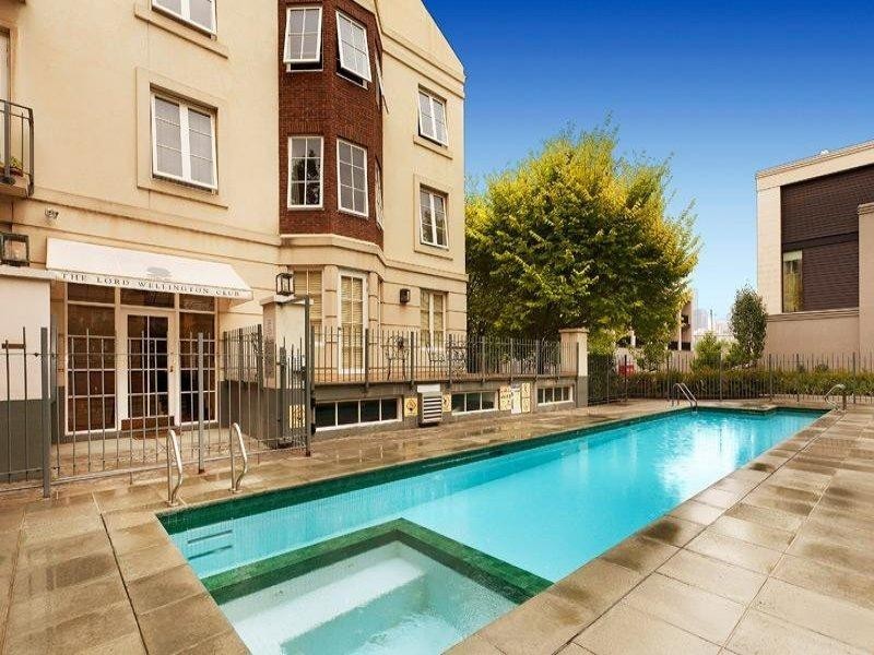 23/221 Wellington Parade South, Melbourne VIC 3000