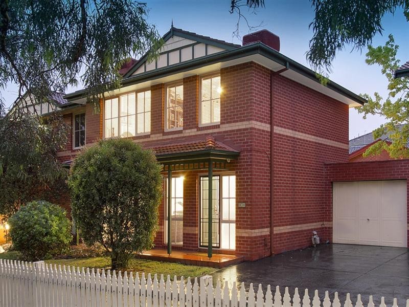 2/14 Wahroongaa Crescent, Murrumbeena VIC 3163