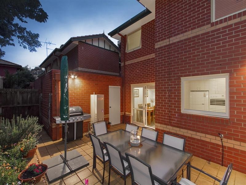 2/14 Wahroongaa Crescent, Murrumbeena VIC 3163
