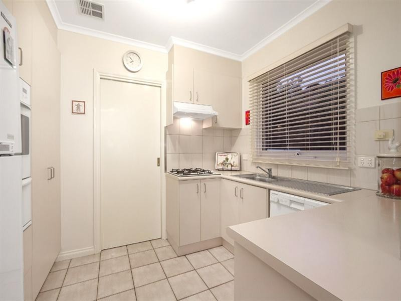 2/14 Wahroongaa Crescent, Murrumbeena VIC 3163