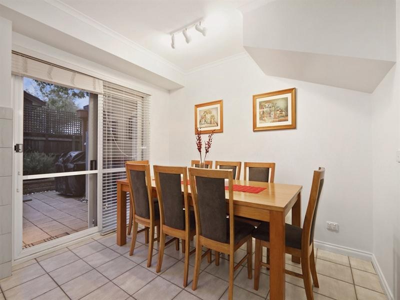2/14 Wahroongaa Crescent, Murrumbeena VIC 3163