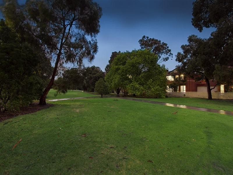 2/14 Wahroongaa Crescent, Murrumbeena VIC 3163