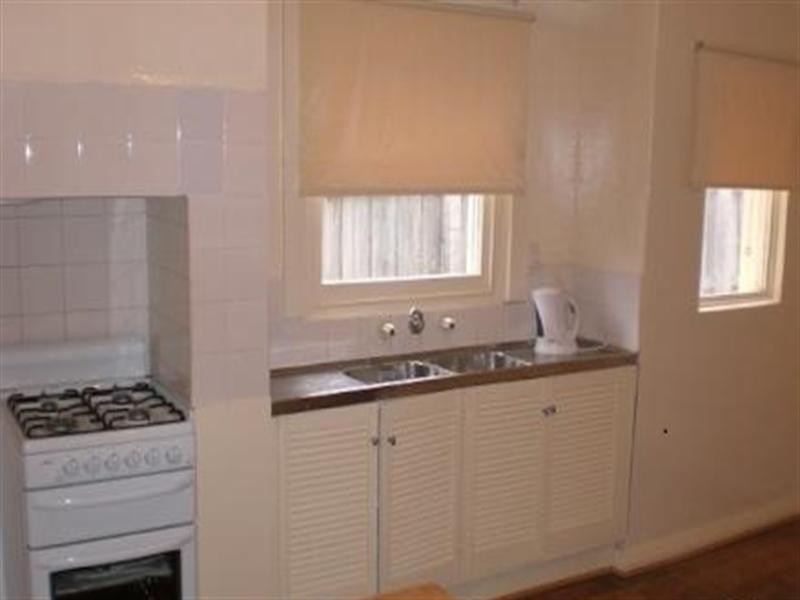 18 Lyons Street, Carnegie VIC 3163