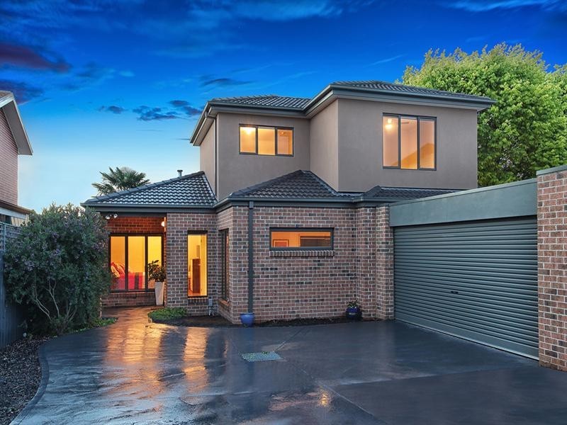 2/21 Golf Road, Oakleigh South VIC 3167