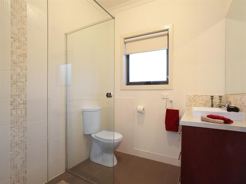 2/21 Golf Road, Oakleigh South VIC 3167