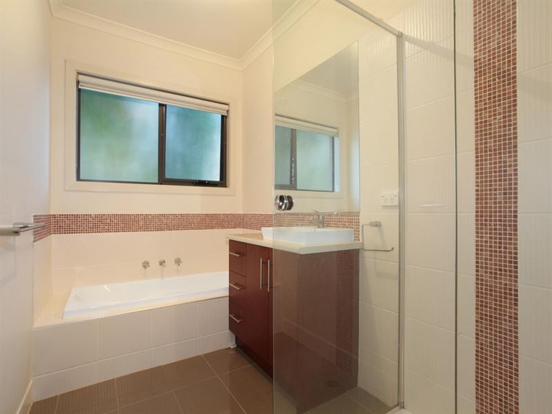 2/21 Golf Road, Oakleigh South VIC 3167