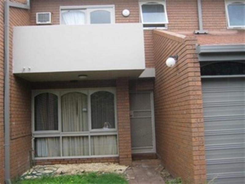 2/17 Repton Road, Malvern East VIC 3145