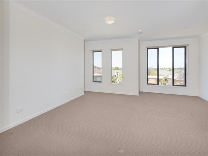 11 Ventnor Street, Chadstone VIC 3148