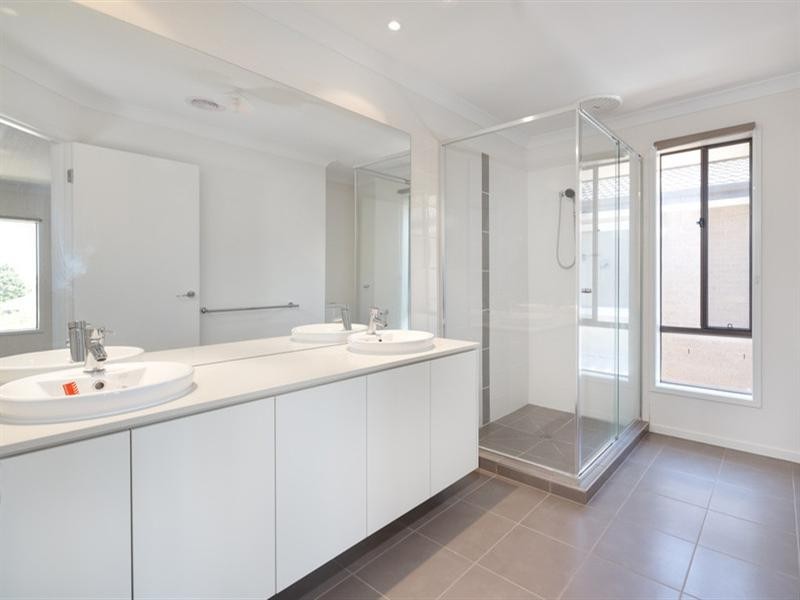 11 Ventnor Street, Chadstone VIC 3148