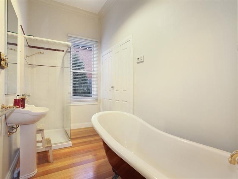 17 Latrobe Street, Hughesdale VIC 3166