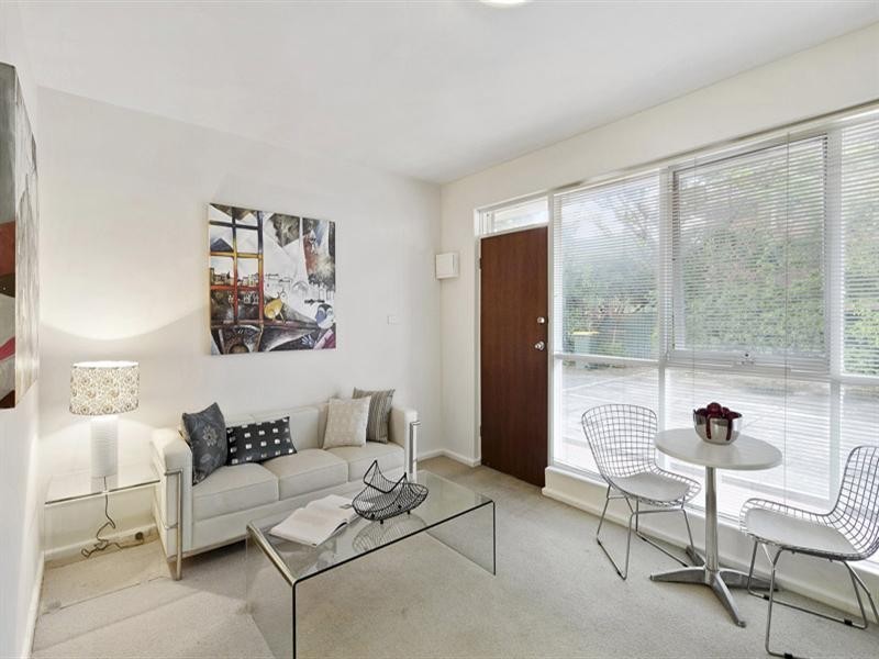 1/7 Truganini Road, Carnegie VIC 3163