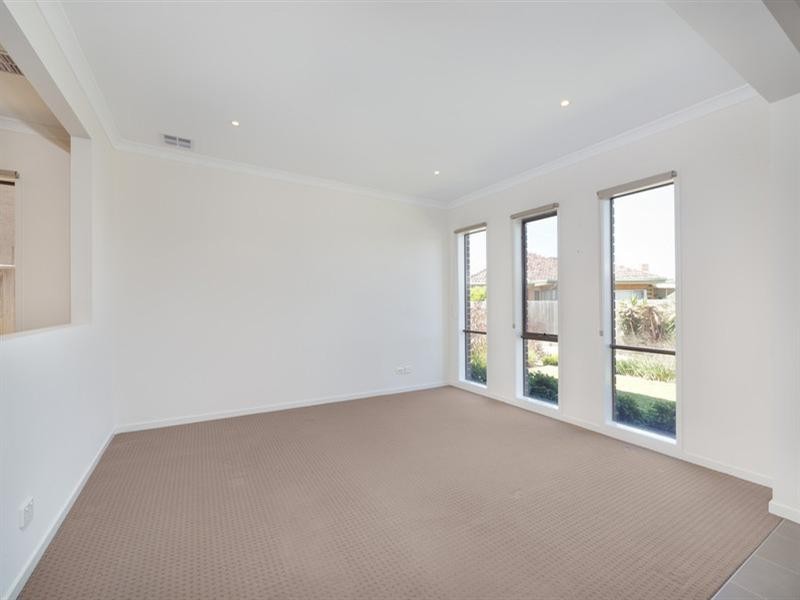 11 Ventnor Street, Chadstone VIC 3148