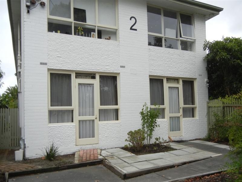 1/2 Tattenham Street, Caulfield East VIC 3145