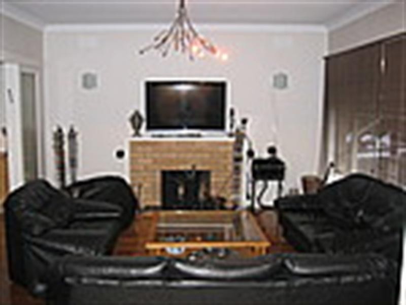 2 Elimatta Road, Carnegie VIC 3163