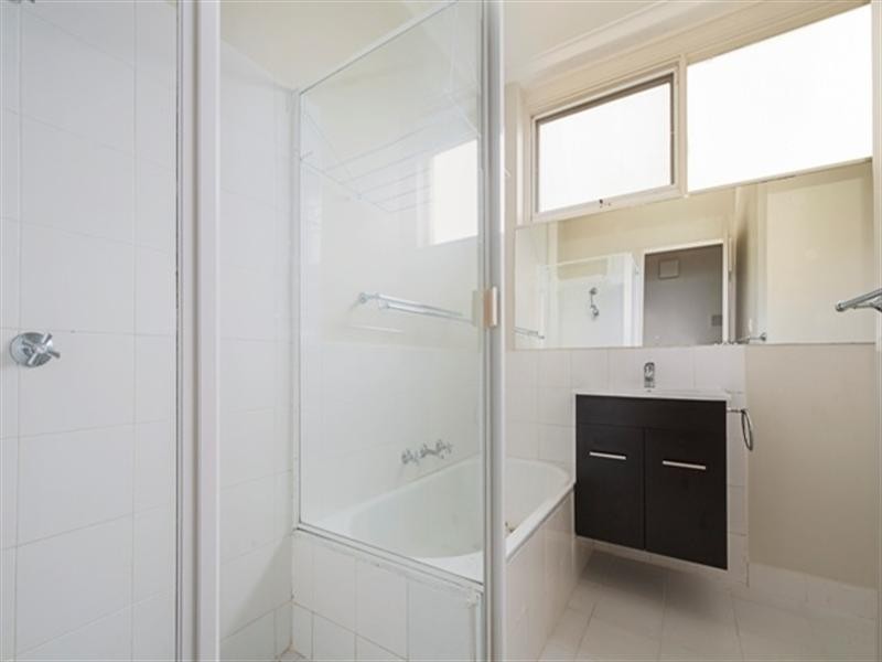 6/13 Elm Grove, Mckinnon VIC 3204