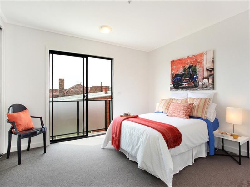 3/81 Koornang Road, Carnegie VIC 3163