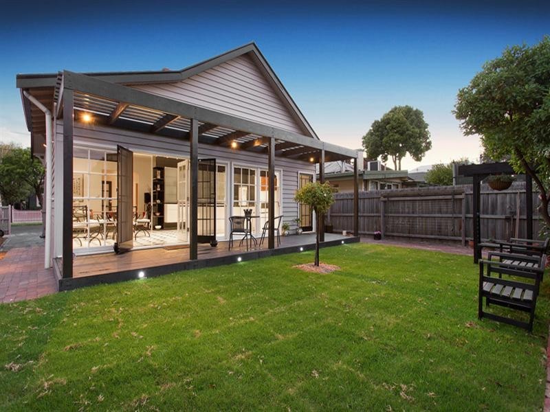 55 Holywood Grove, Carnegie VIC 3163