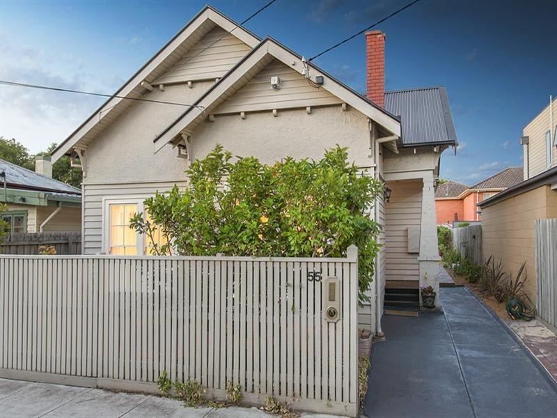 55 Holywood Grove, Carnegie VIC 3163