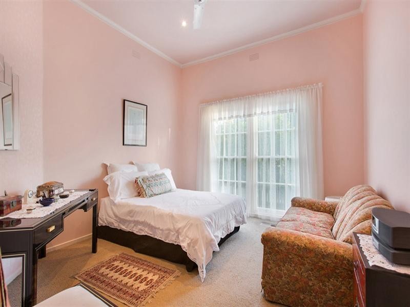 55 Holywood Grove, Carnegie VIC 3163