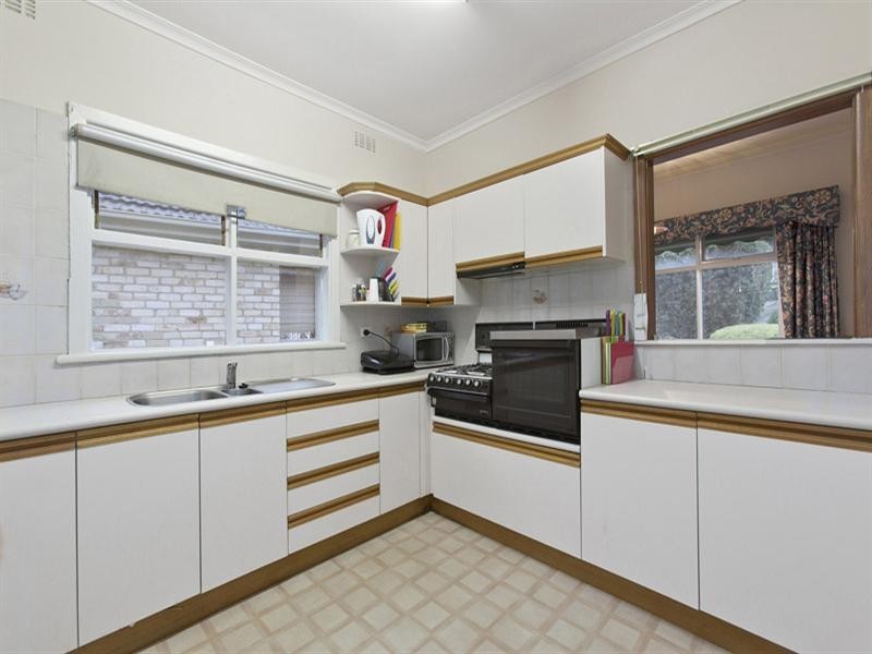 24 Leonard Street, Burwood VIC 3125