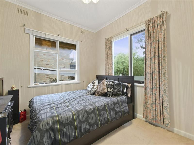 24 Leonard Street, Burwood VIC 3125