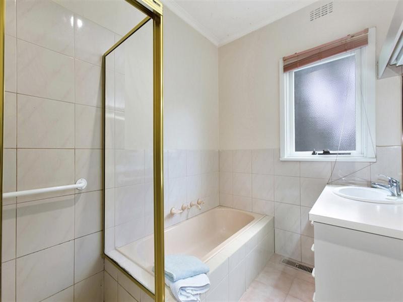 24 Leonard Street, Burwood VIC 3125