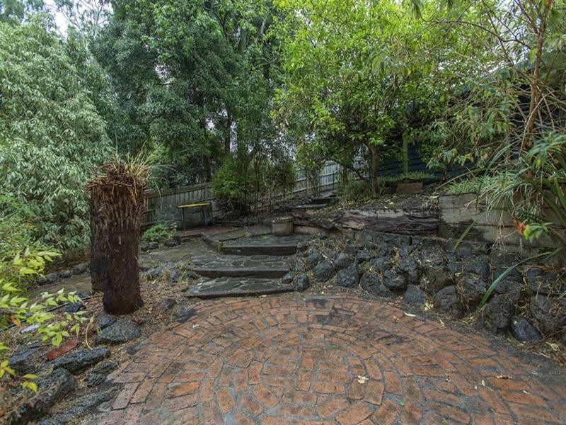 24 Leonard Street, Burwood VIC 3125