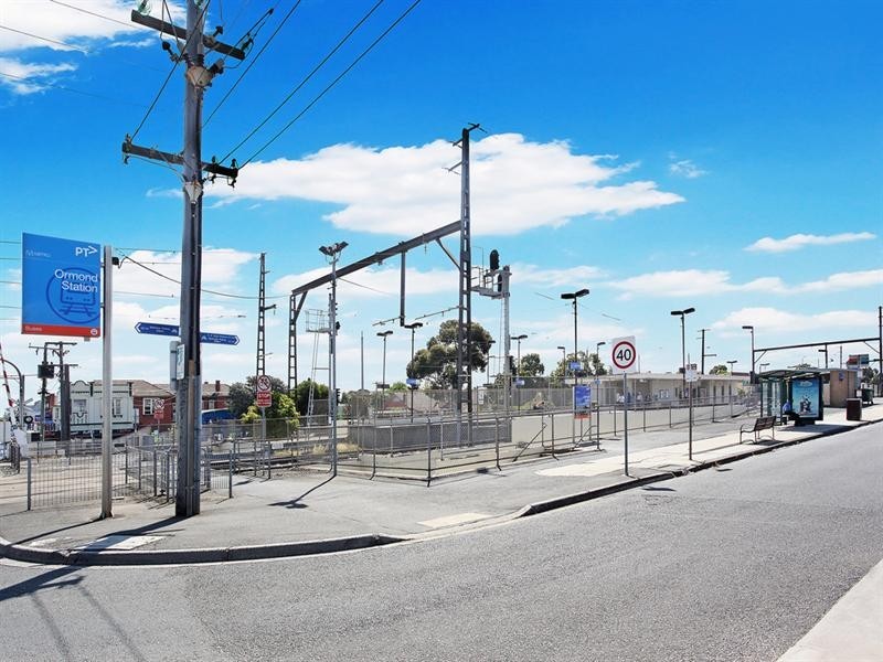 2-3/68 Lillimur Road, Ormond VIC 3204