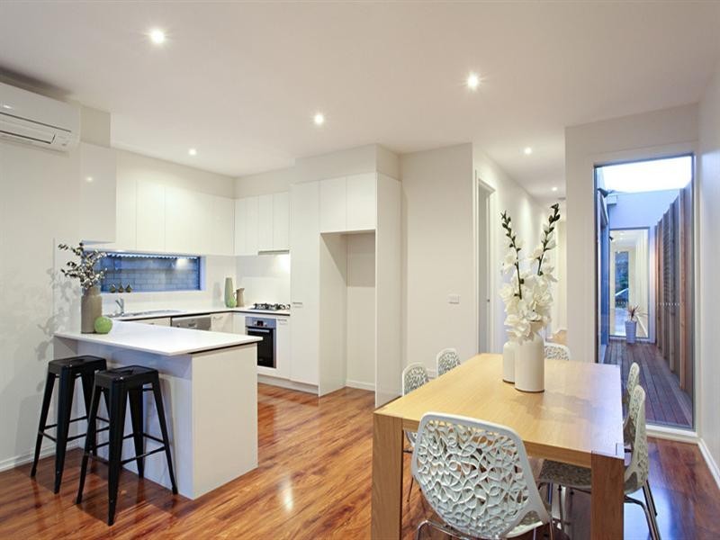 8a Carinya Road, Bentleigh East VIC 3165