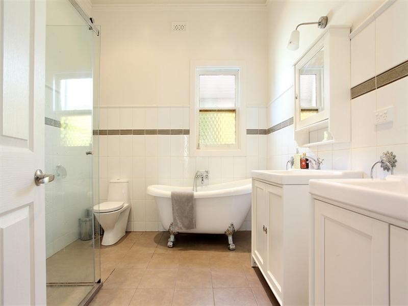 12 Chestnut Street, Carnegie VIC 3163