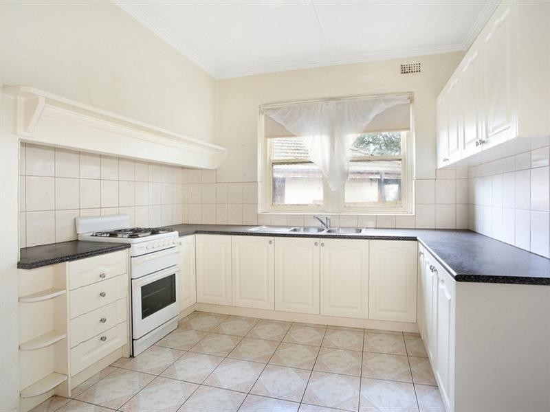 2/24 Crosbie Road, Murrumbeena VIC 3163