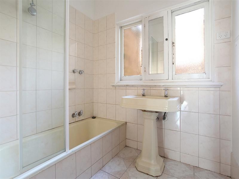 2/24 Crosbie Road, Murrumbeena VIC 3163