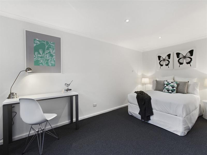 2/23 Shepparson Avenue, Carnegie VIC 3163