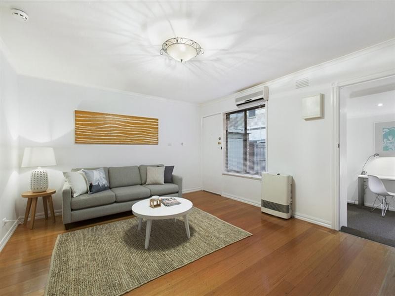 2/23 Shepparson Avenue, Carnegie VIC 3163
