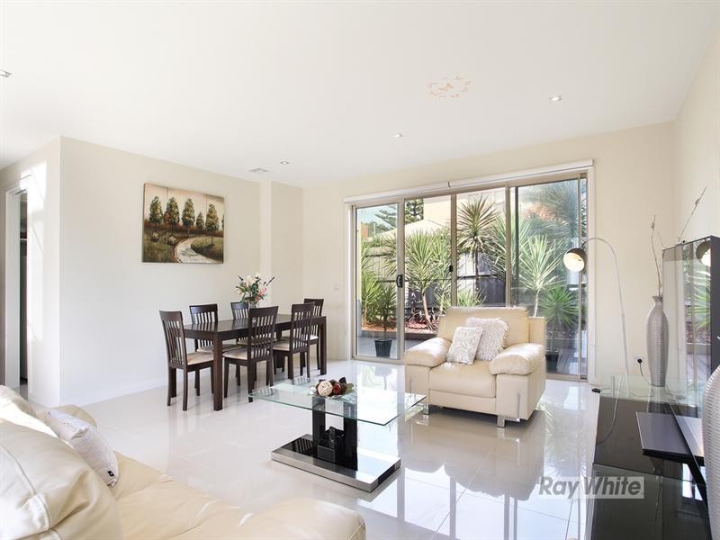 2/3 Victory Street, Murrumbeena VIC 3163