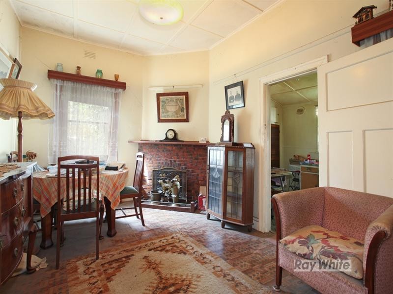 46 Calembeena Avenue, Hughesdale VIC 3166