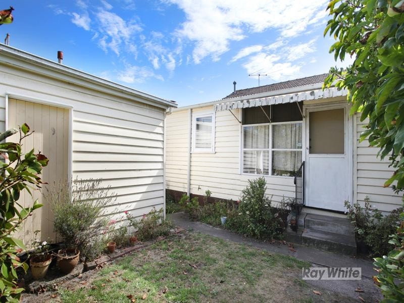 46 Calembeena Avenue, Hughesdale VIC 3166