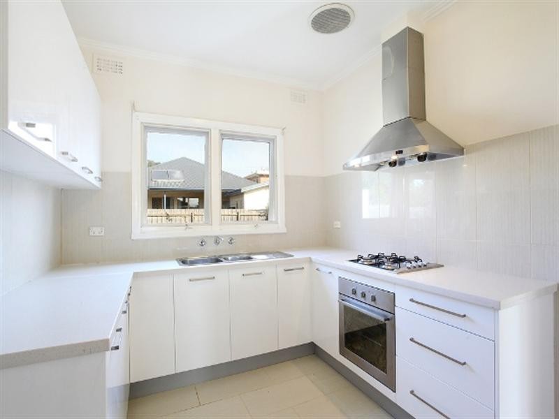 8 Leigh Street, Oakleigh VIC 3166