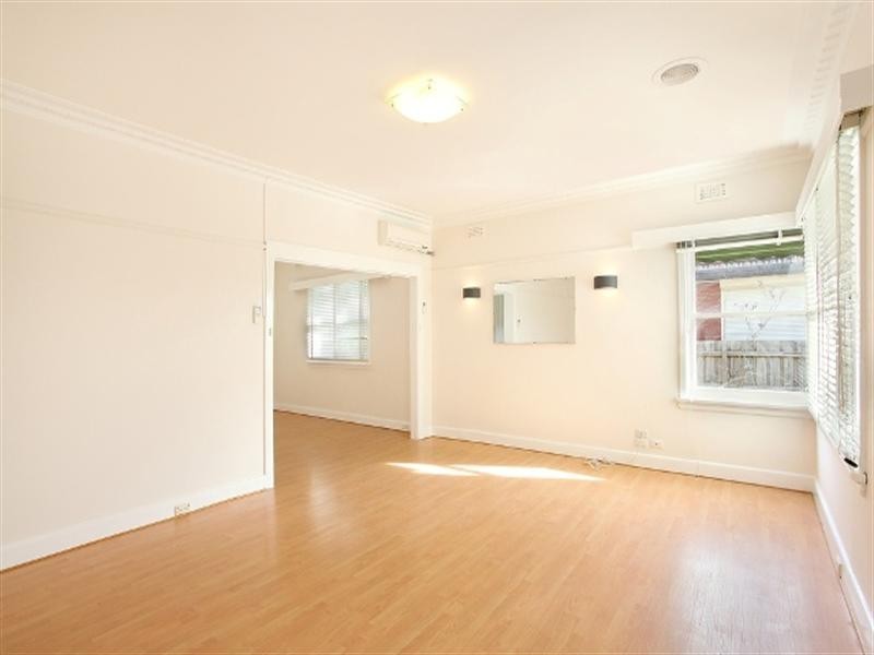 8 Leigh Street, Oakleigh VIC 3166