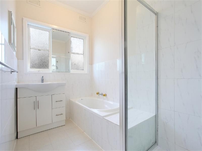 8 Leigh Street, Oakleigh VIC 3166