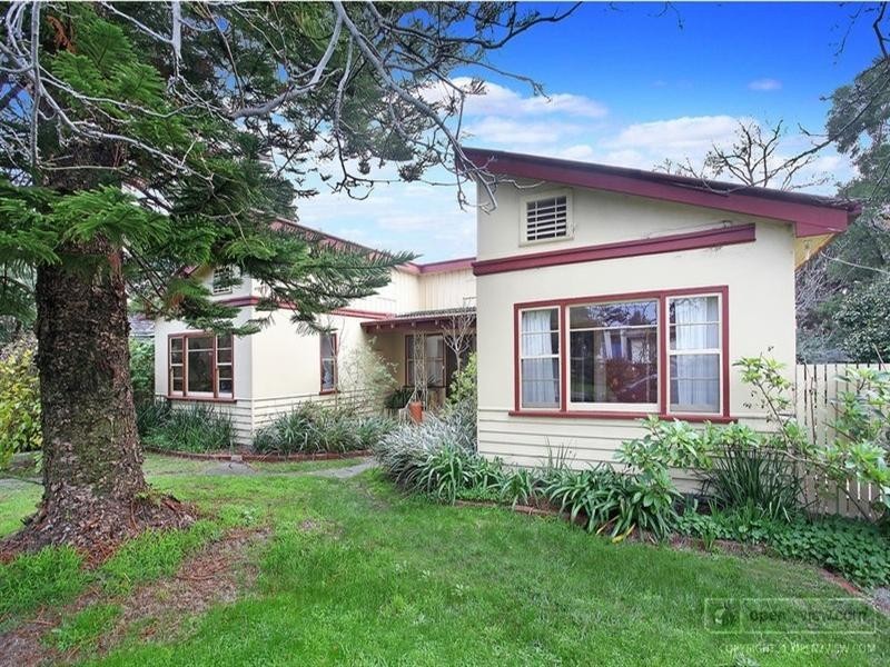 2 Bonham Crescent, Oakleigh East VIC 3166