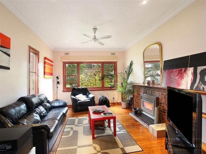 2 Bonham Crescent, Oakleigh East VIC 3166