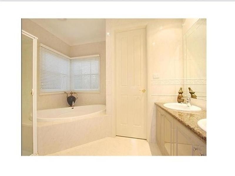 16 Park View, Carnegie VIC 3163