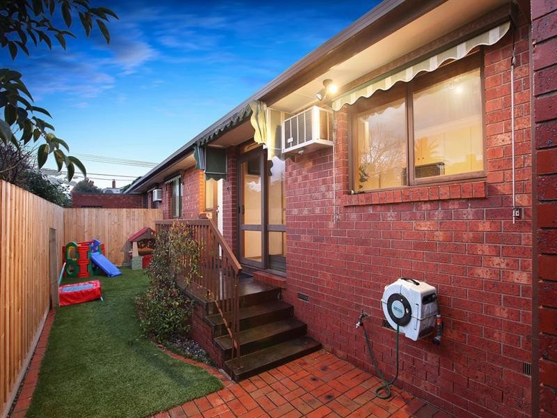 2/19 Gnarwyn Road, Carnegie VIC 3163